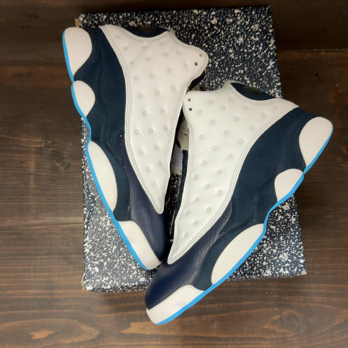 Jordan 13 Retro Obsidian Powder Blue White Size 10.5 (Pre-Owned) - Image 2