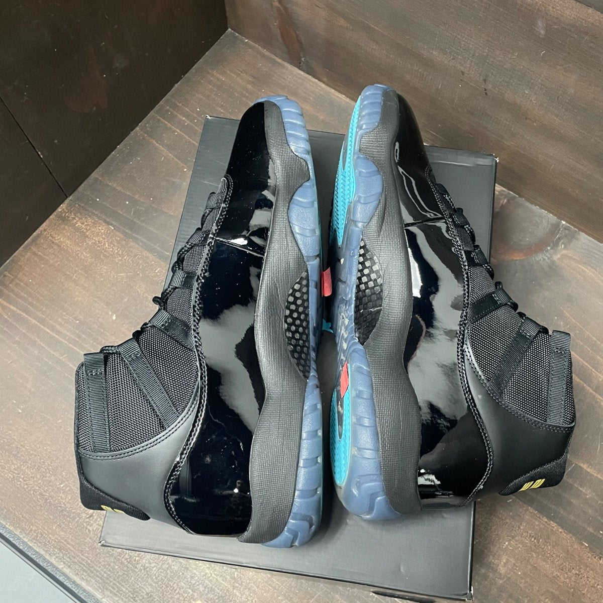 Jordan 11 Retro Gamma Blue (2025) Size 13 (Pre-Owned) - box