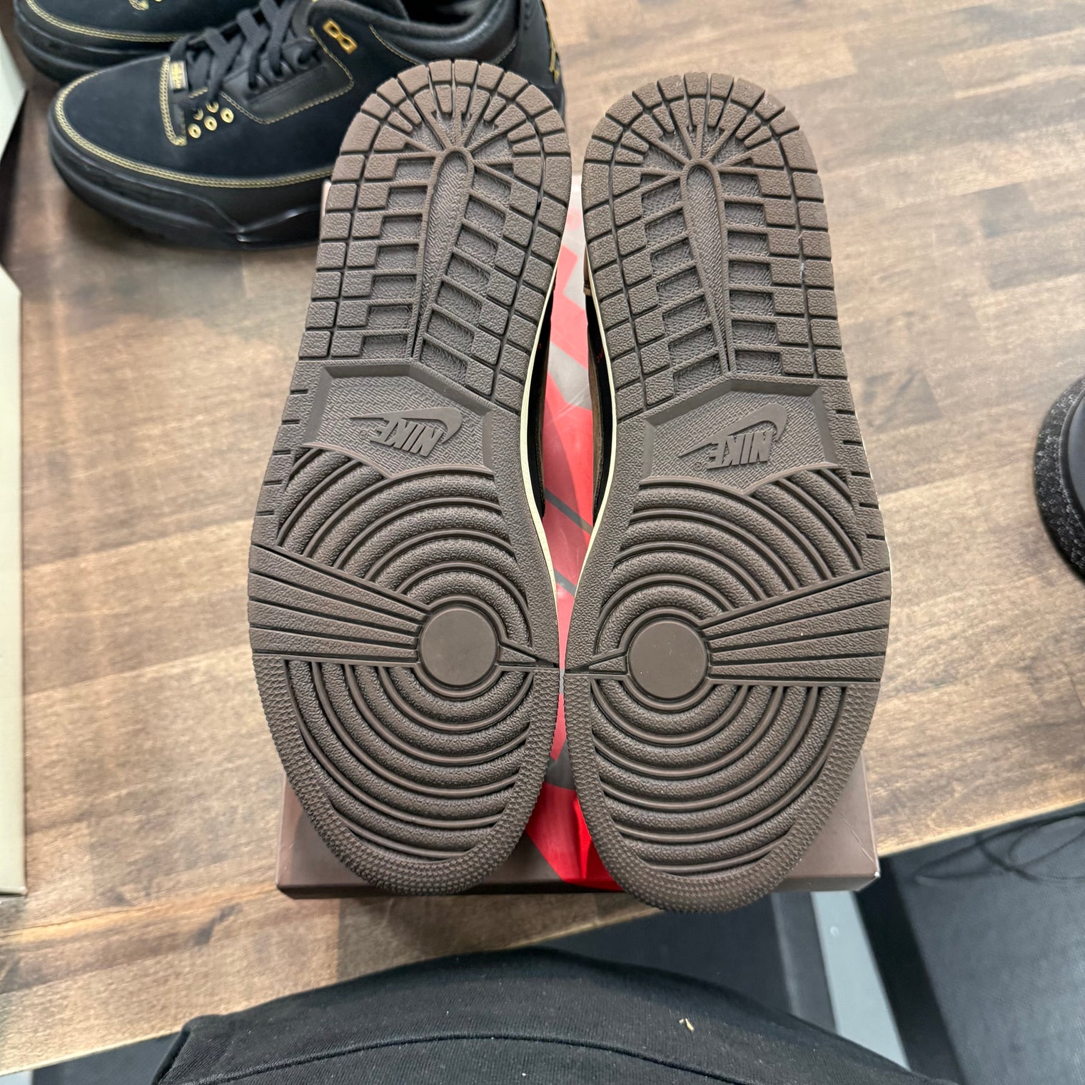 Jordan 1 Retro Low OG SP Travis Scott Mocha (US 9.5) (Lightly Worn)