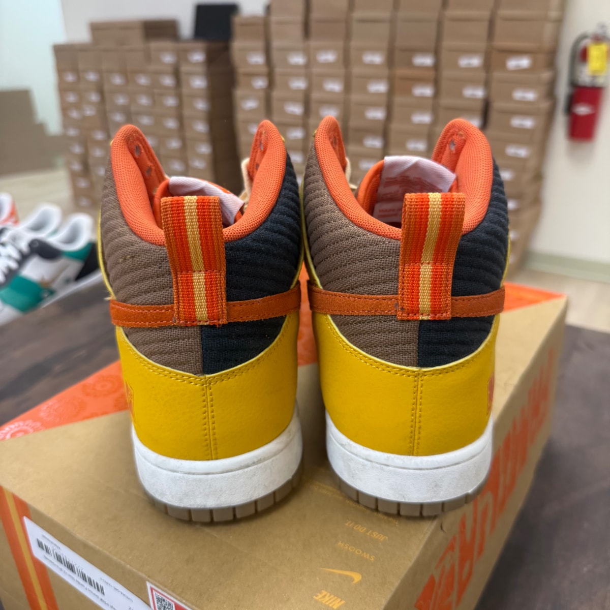 Nike Dunk High PRM Somos Familia - Image 5