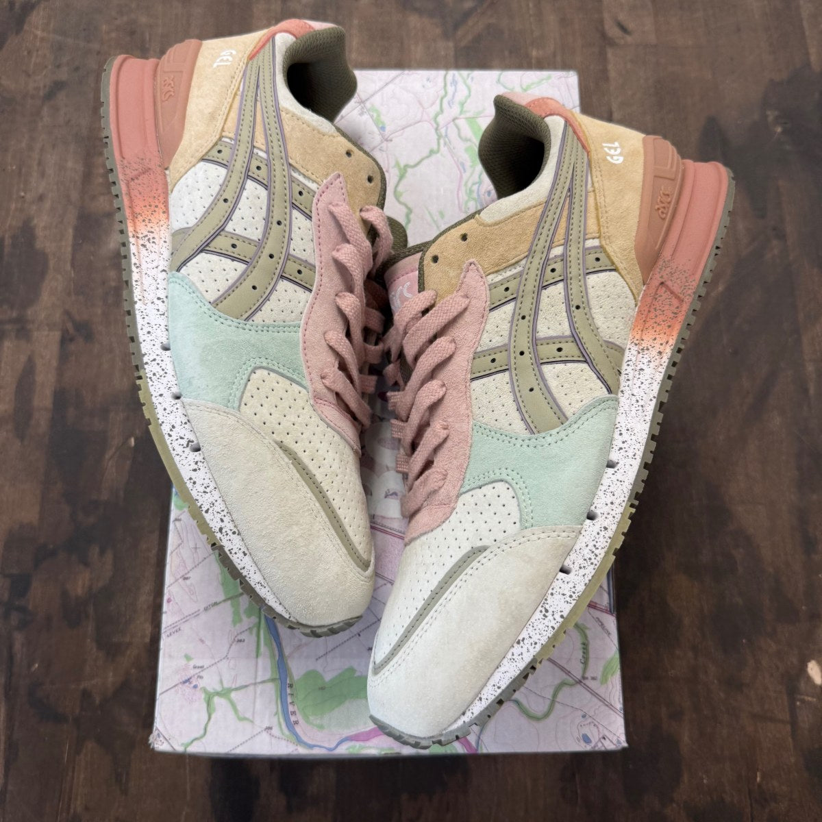 ASICS Gel-Classic Bodega On the Road Size 10 (Pre-Owned) - Image 1