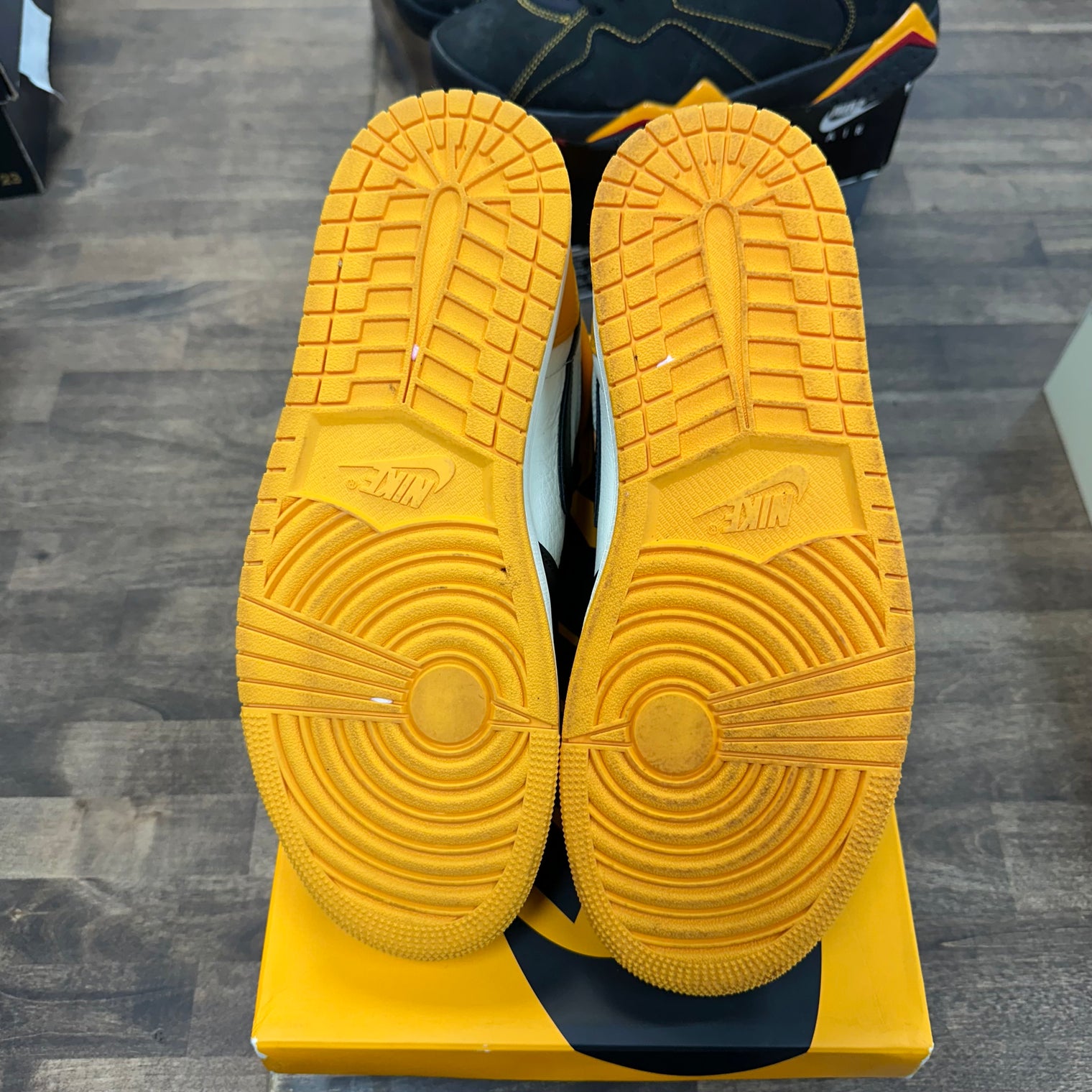 Air Jordan 1 High Taxi Yellow Toe (USED)