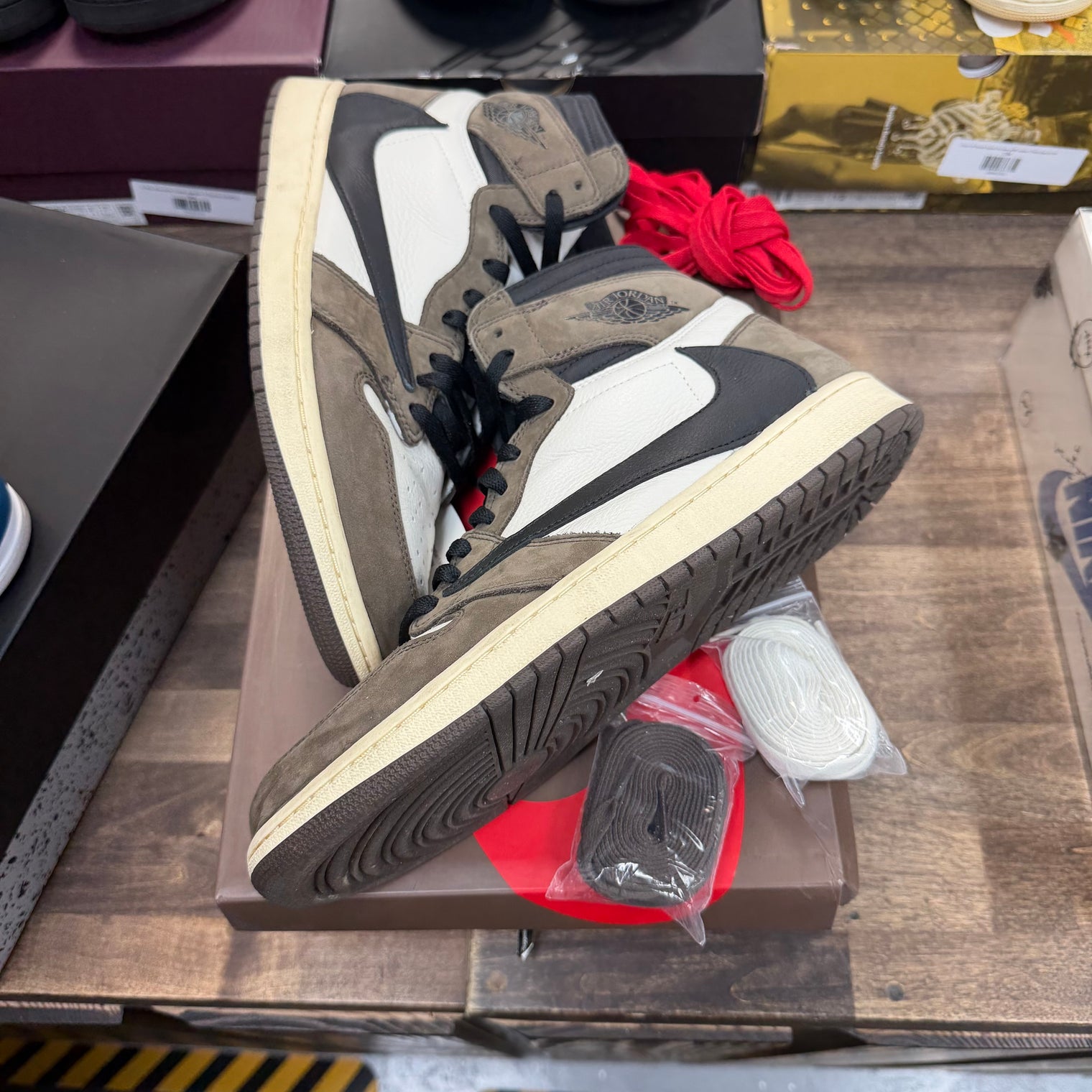 Travis Scott Mocha Jordan 1 High (USED)