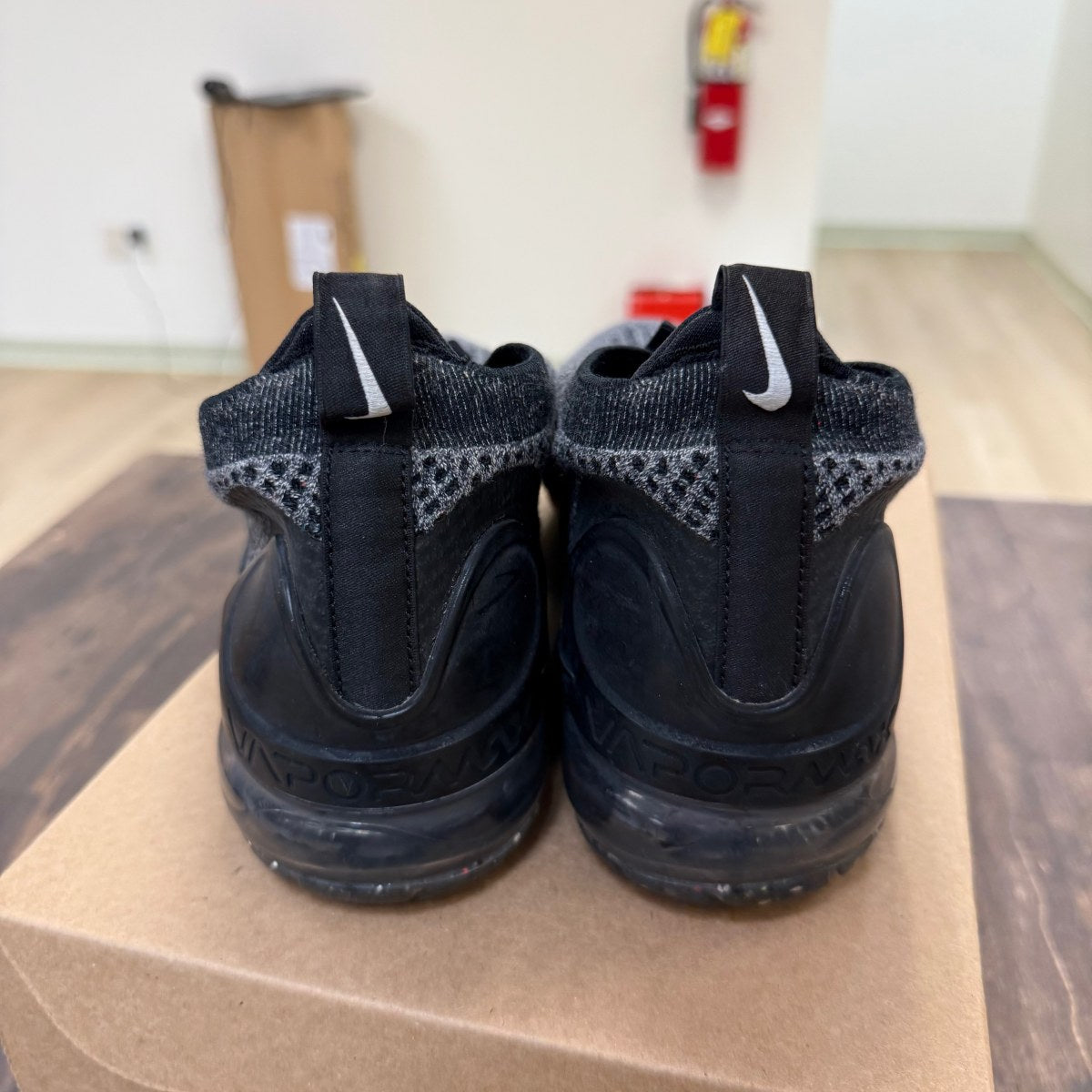 Nike Air VaporMax Flyknit 3 Particle Grey Size 11.5 (Pre-Owned) - Image 4
