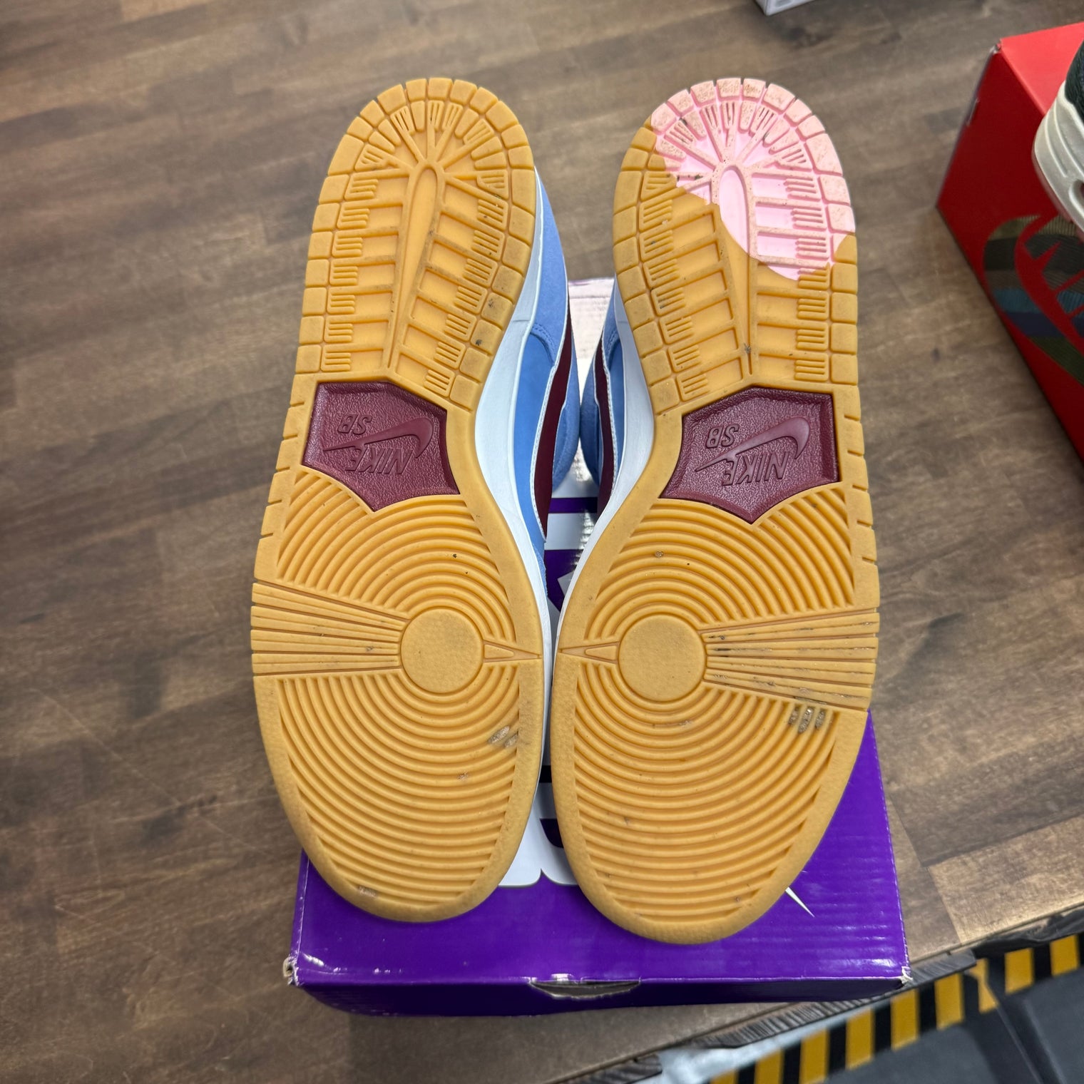 Philadelphia Phillies Nike SB Dunk Low (USED)