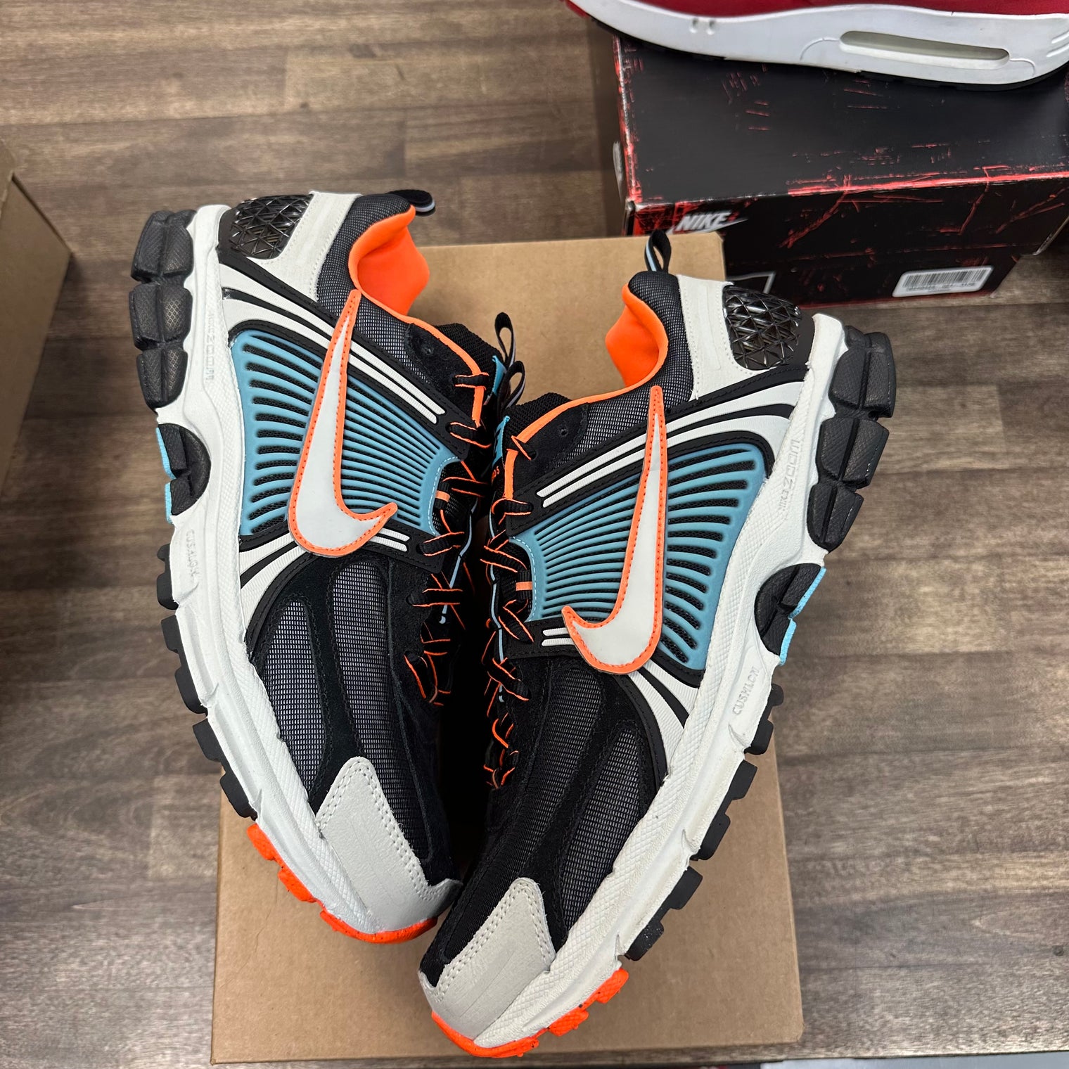 Blue Glaze Total Orange Nike Vomero 5 (W) (USED, No Box)