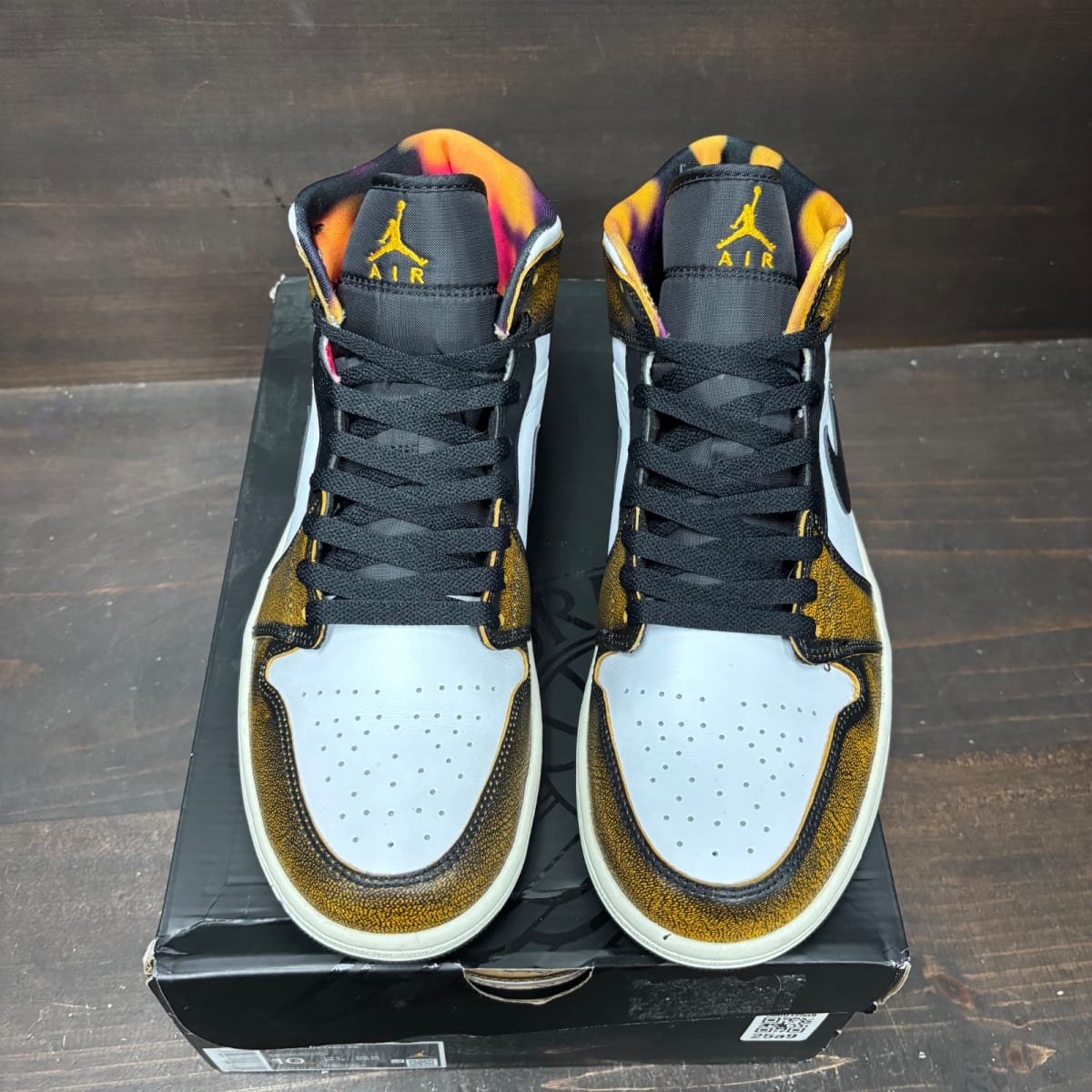 Jordan 1 Mid SE Orange Wear Away Size 10 (Pre-Owned) - side