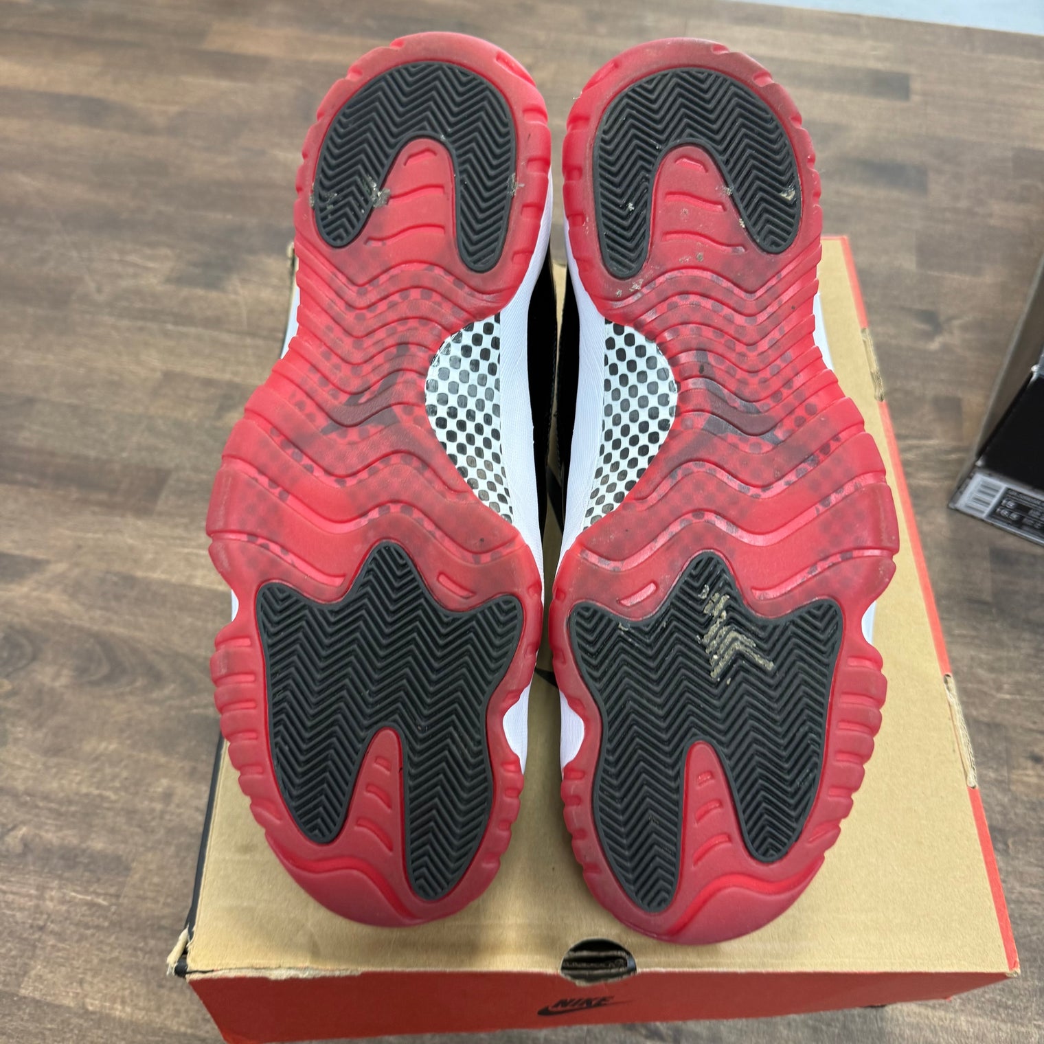 Bred Jordan 11 2019 (USED)