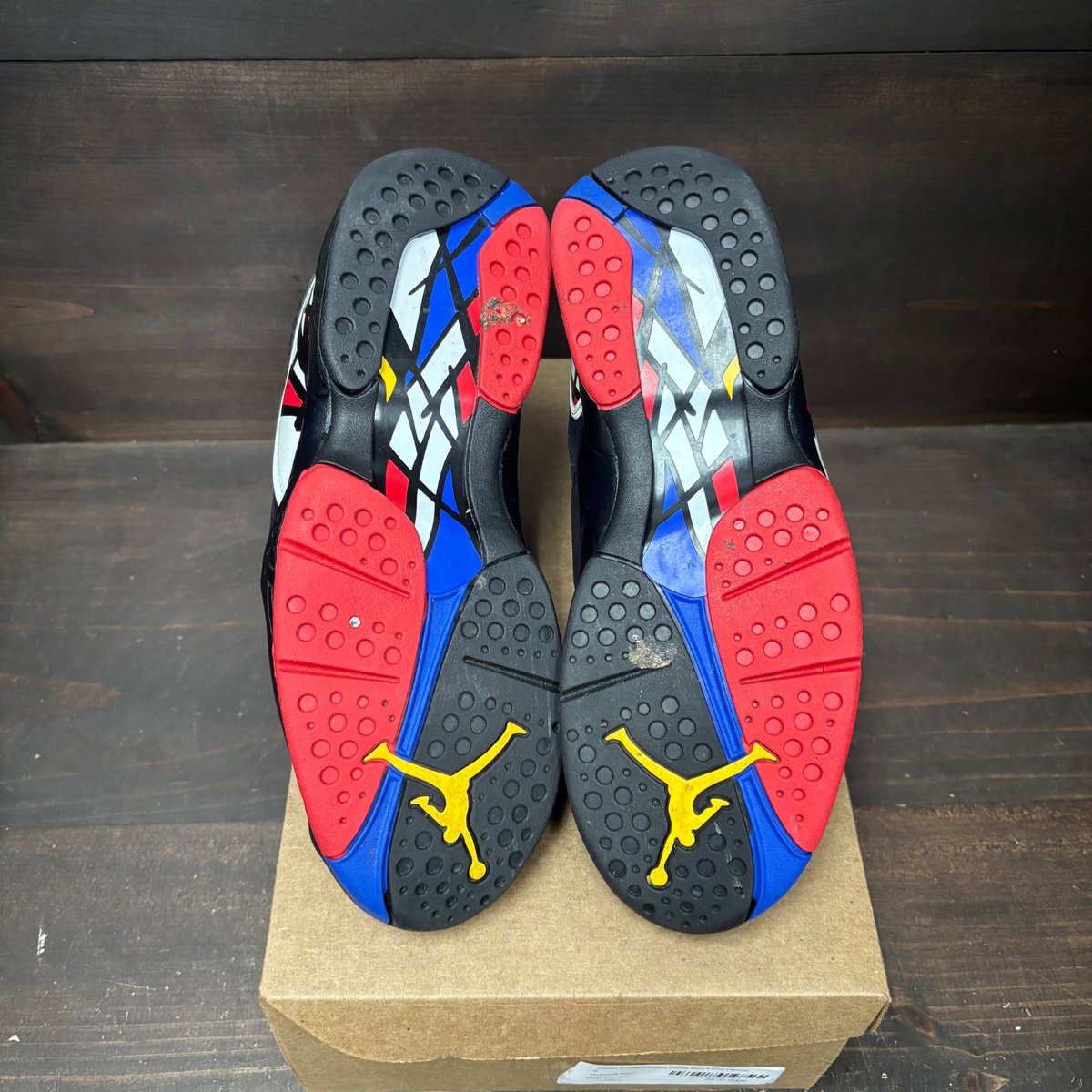 Jordan 8 Retro Playoffs (2023) Size 9 (Pre-Owned) - box