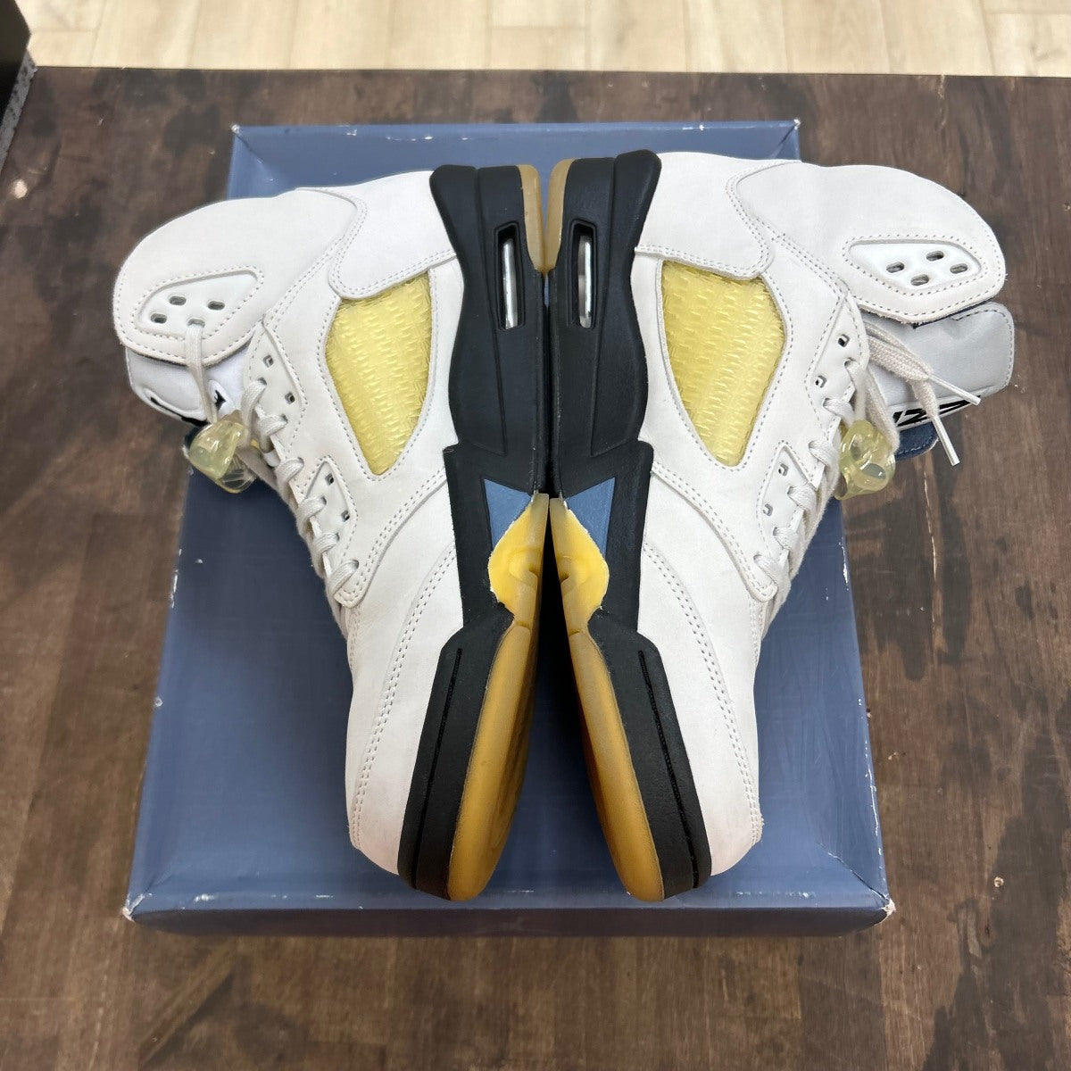 Jordan 5 Retro A Ma Maniére Dawn (Women's) - Image 3