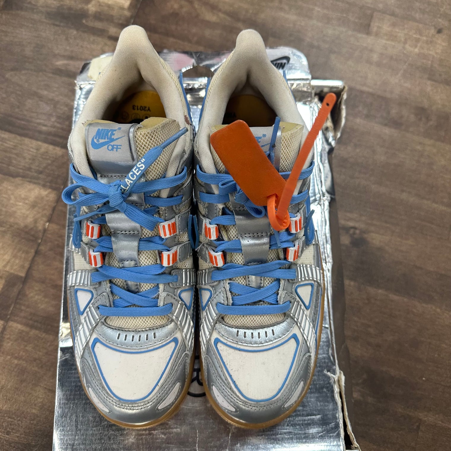 Off-White UNC Air Rubber Dunk Low (Used)