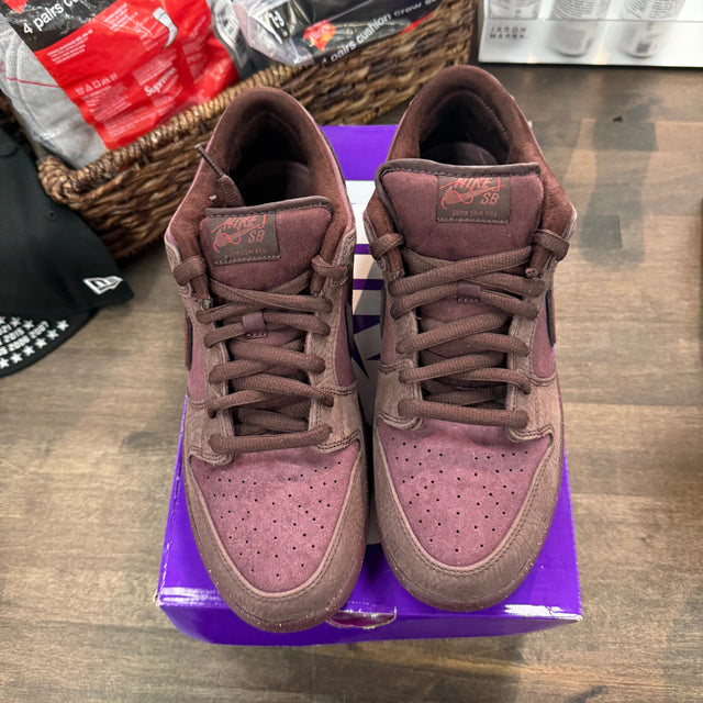 City of Love Burgundy SB Dunk Low (USED)