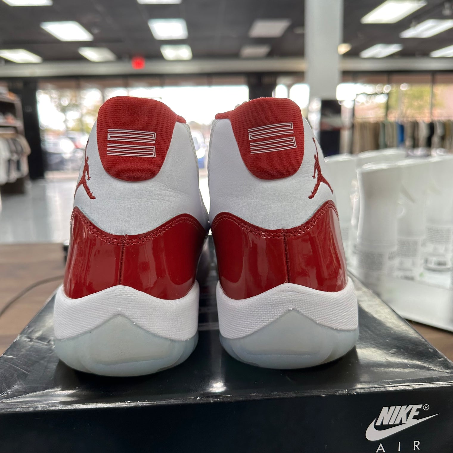 Cherry Jordan 11 Retro (2022) (USED)