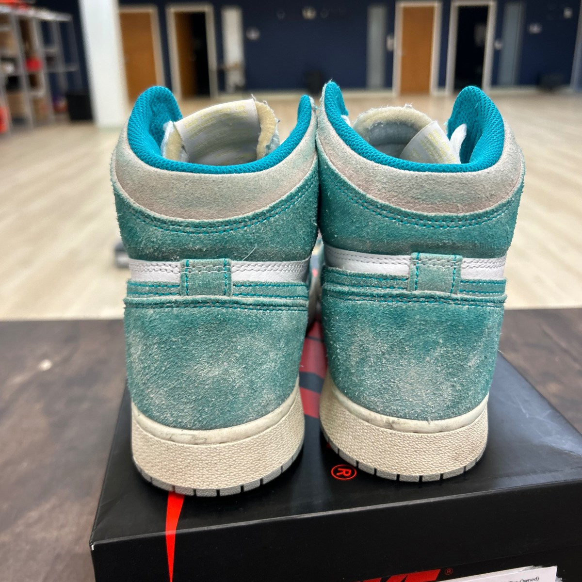 Jordan 1 Retro High Turbo Green (GS) - Image 4