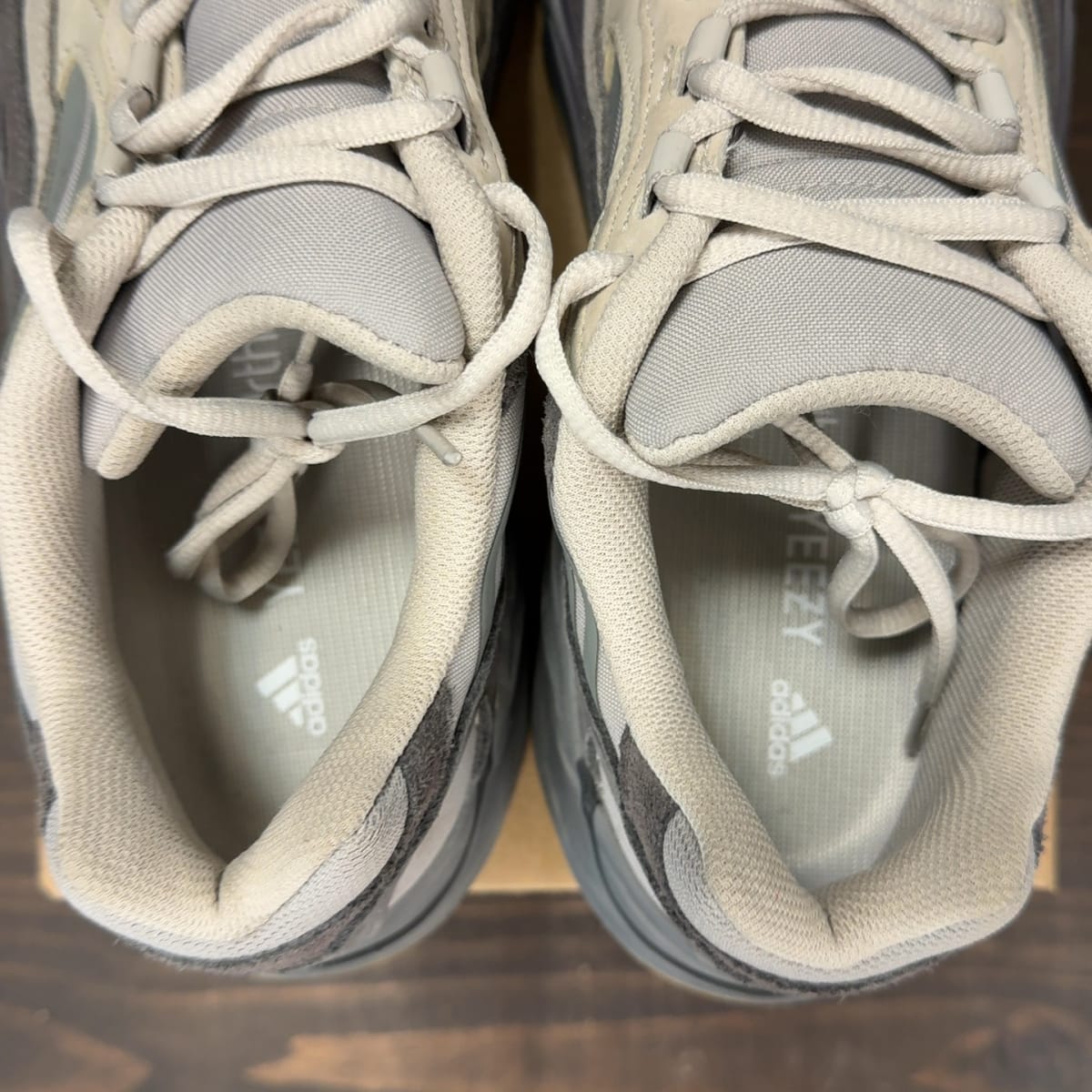 adidas Yeezy Boost 700 V2 Tephra Size 9 (Pre-Owned) - aux