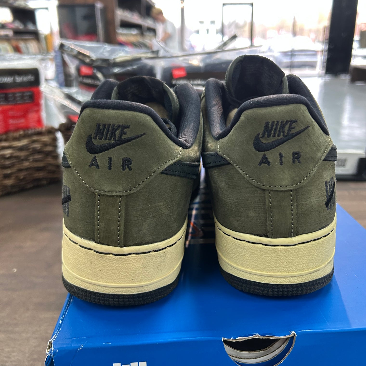 Undefeated Ballistic Dunk vs. AF1 Nike Air Force 1 Low SP (USED)