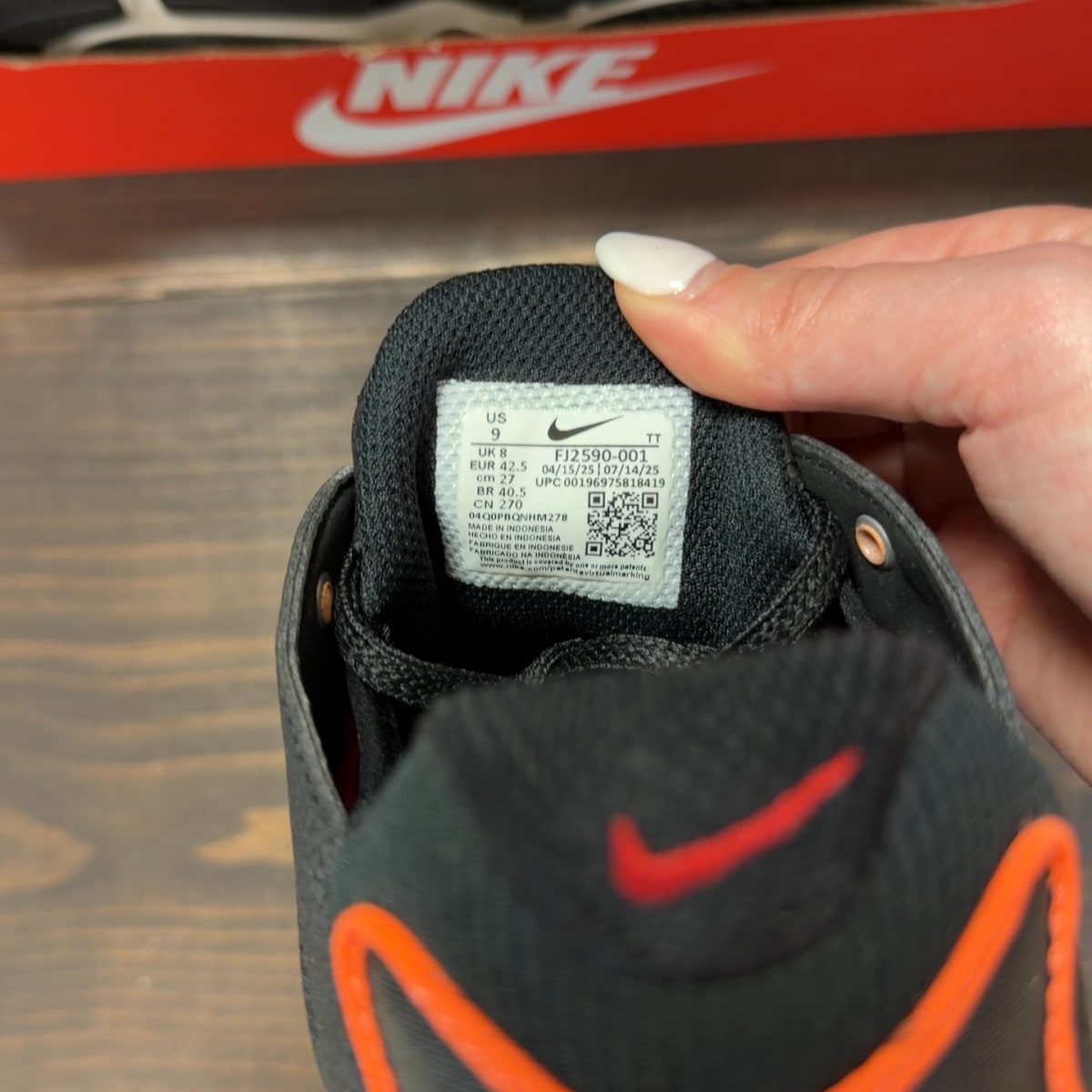 Nike Air Max TW SE Black Orange Summit - Image 8