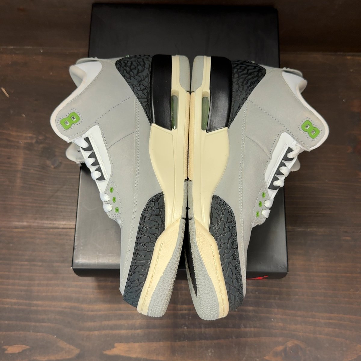Jordan 3 Retro Chlorophyll Size 8.5 (Pre-Owned) - aux