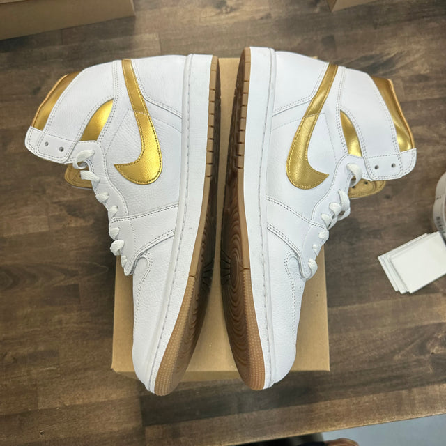 (W) Metallic Gold Jordan 1 (Used, No Box)