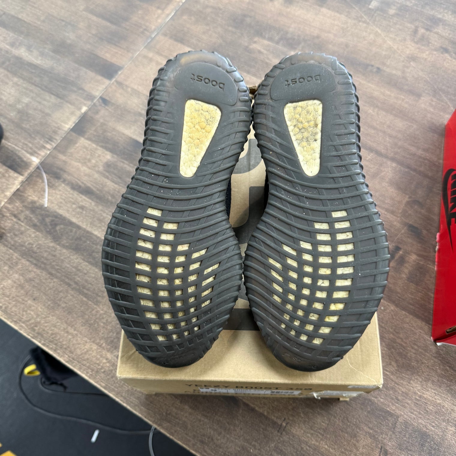 adidas Yeezy Boost 350 V2 Core Black White (US 9) (USED)