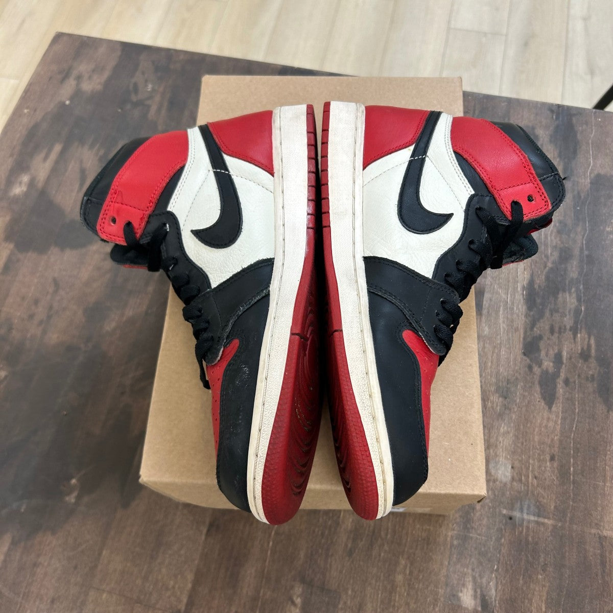 Jordan 1 Retro High Bred Toe Size 10 (Pre-Owned) - Image 3