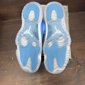 Jordan 11 Retro Low University Blue (2026) Size 12 (Pre-Owned) - box