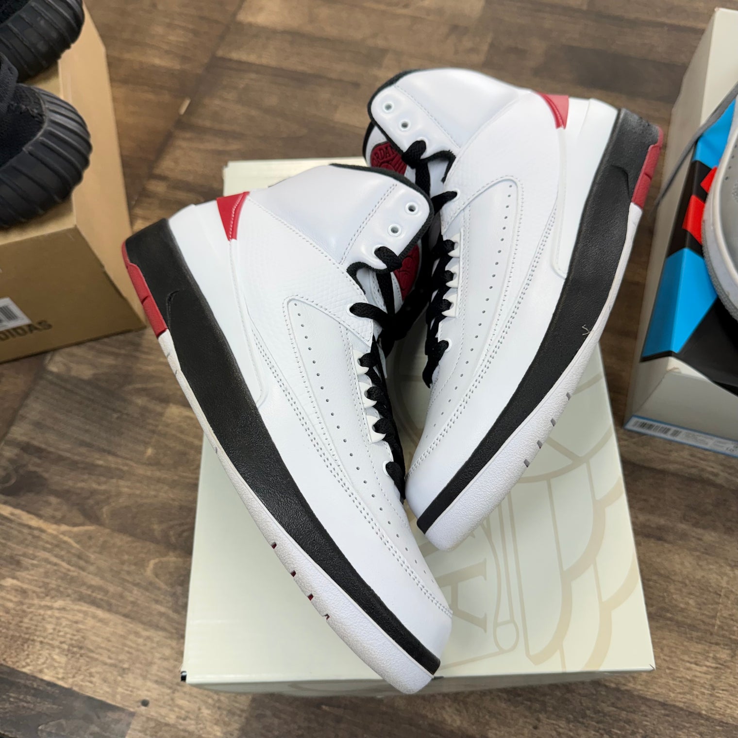 Chicago Jordan 2 Retro OG (2022) (USED)