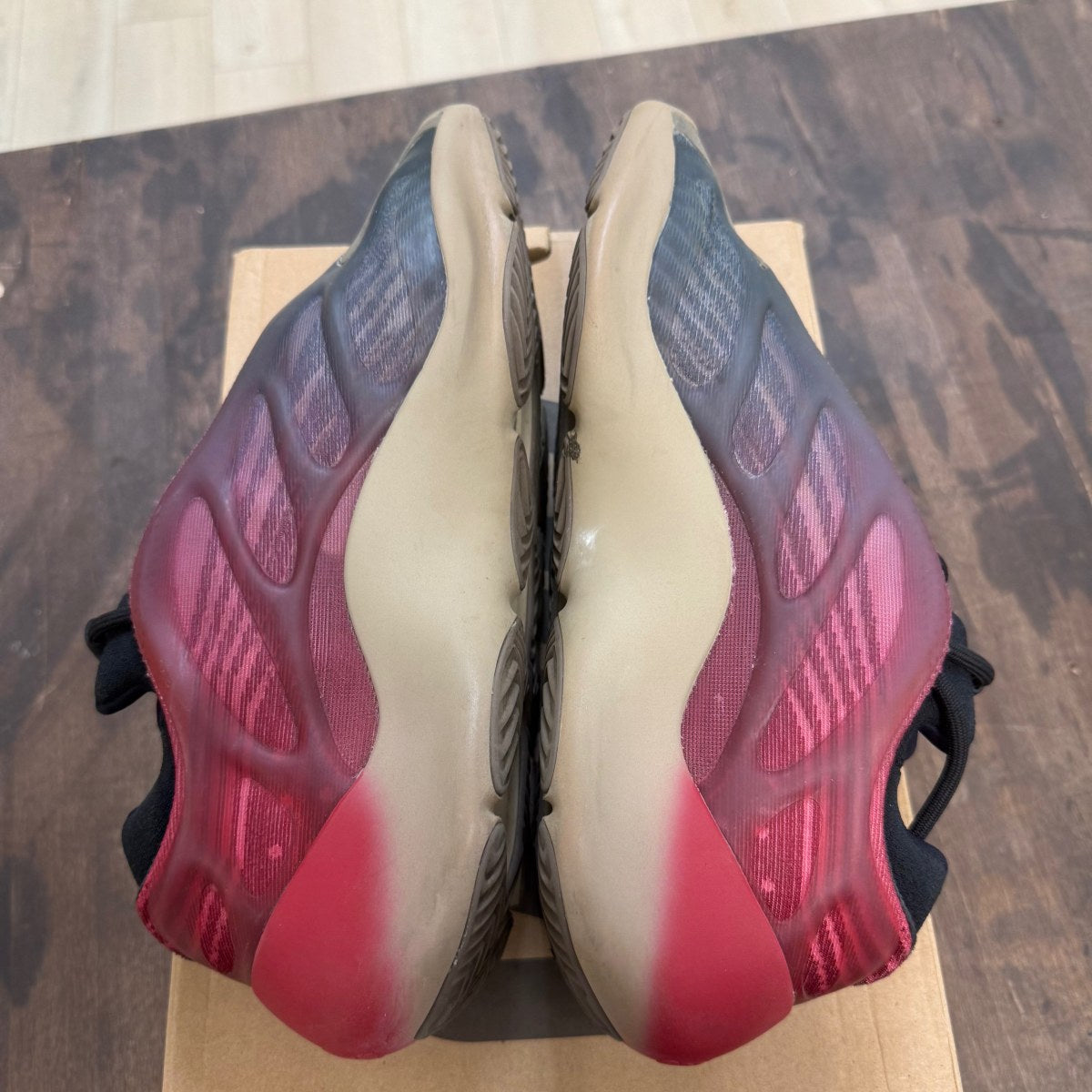 adidas Yeezy 700 V3 Fade Carbon - Image 5