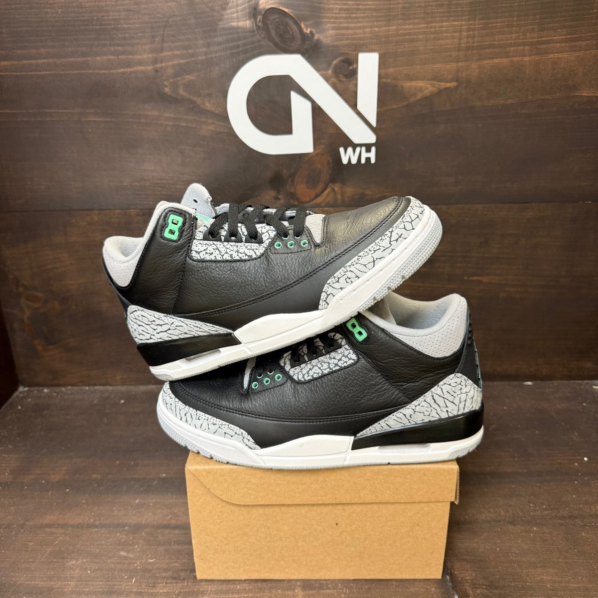 Jordan 3 Retro Green Glow Size 8.5 (Pre-Owned) - Image 1