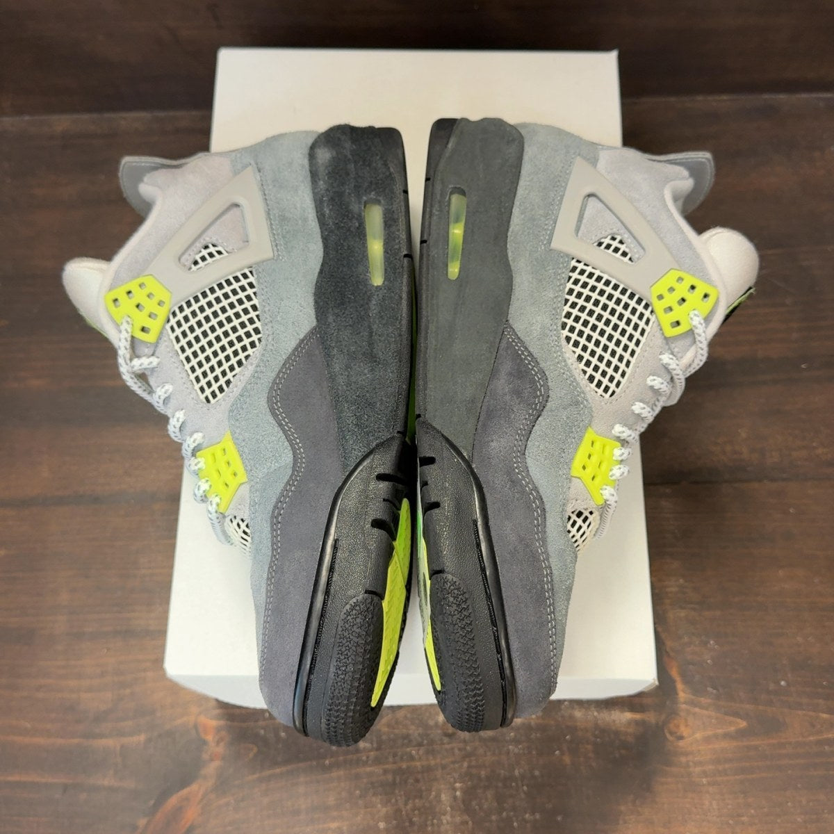 Jordan 4 Retro SE 95 Neon Size 9.5 (Pre-Owned) - Image 4