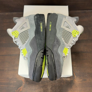 Jordan 4 Retro SE 95 Neon Size 9.5 (Pre-Owned) - Image 4