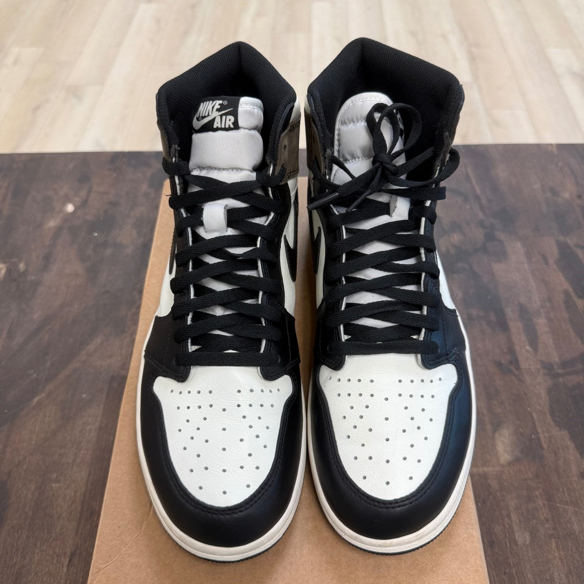 Jordan 1 Retro High Dark Mocha Size 12 (Pre-Owned) - Image 2