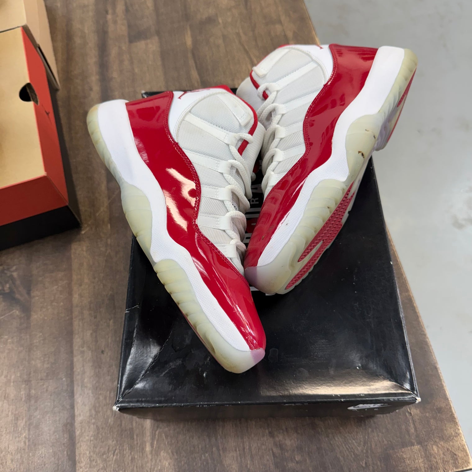 Cherry Jordan 11 Retro 2021 (USED)