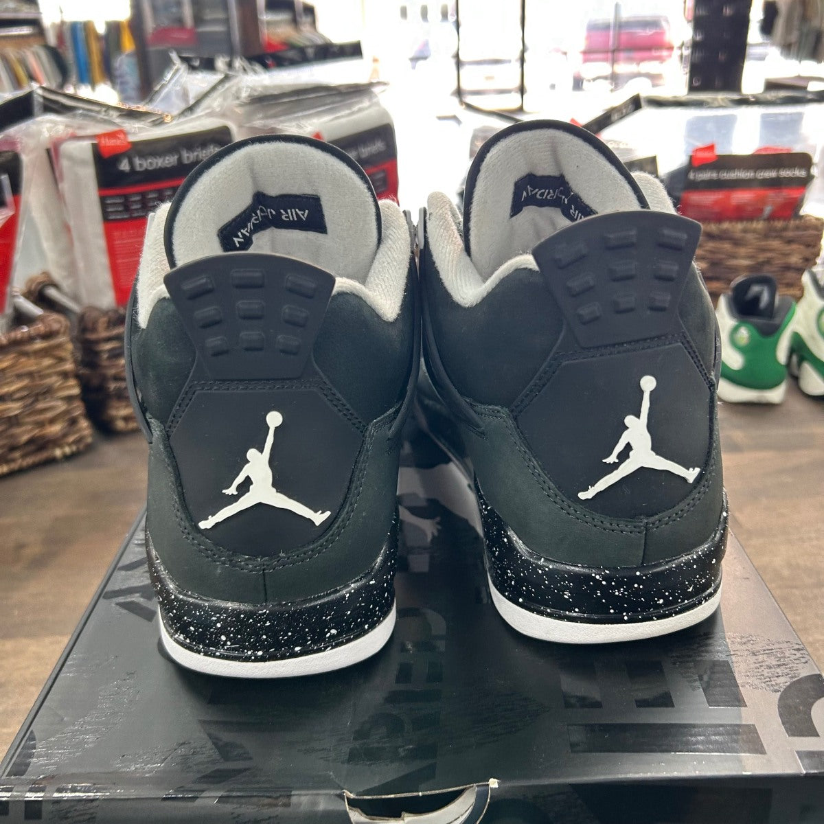 Jordan 4 Retro Fear (2024) - Image 4