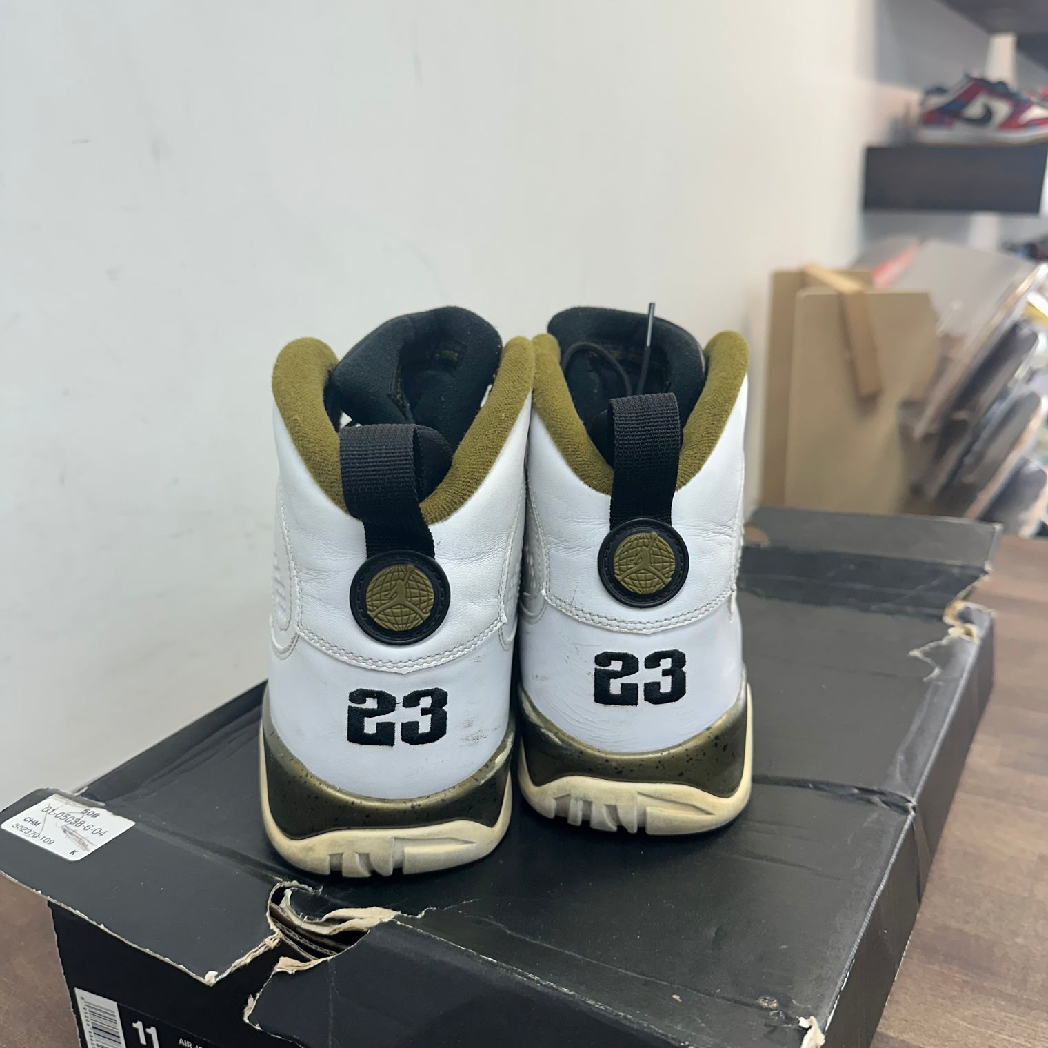 Statue Jordan 9 Retro (USED)
