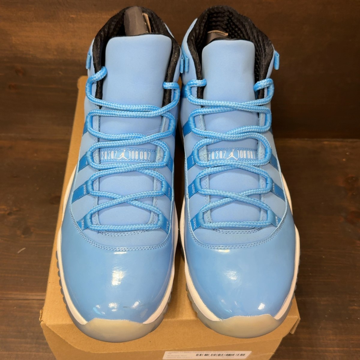 Jordan 11 Retro Pantone Size 12 (Pre-Owned) - Image 3
