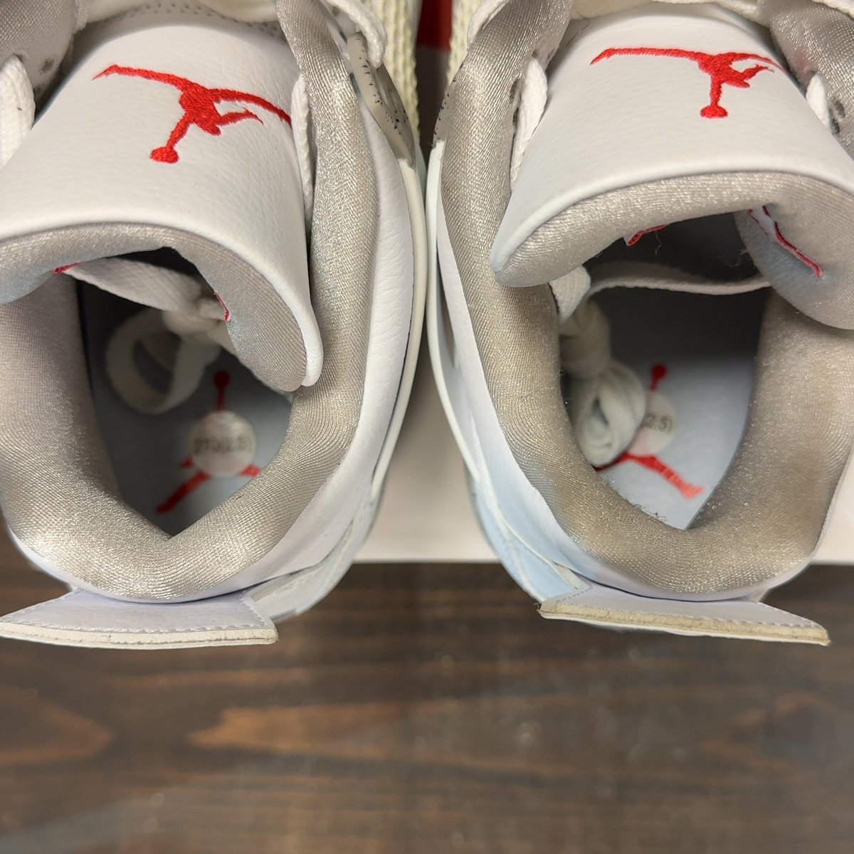 Jordan 4 Retro White Oreo (2021) Size 9 (Pre-Owned) - aux