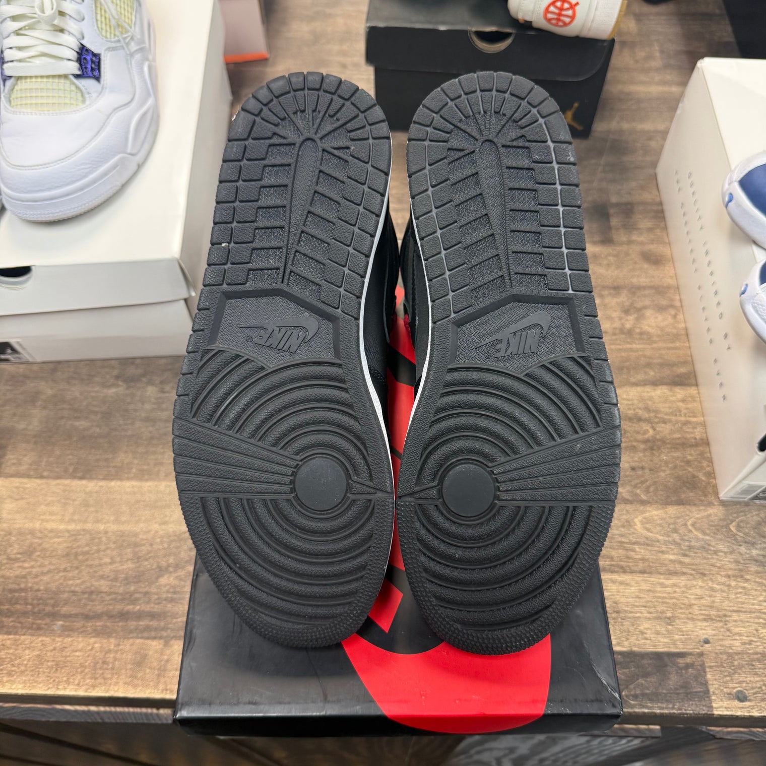 Black Satin Gym Red Jordan 1 High Retro (USED)