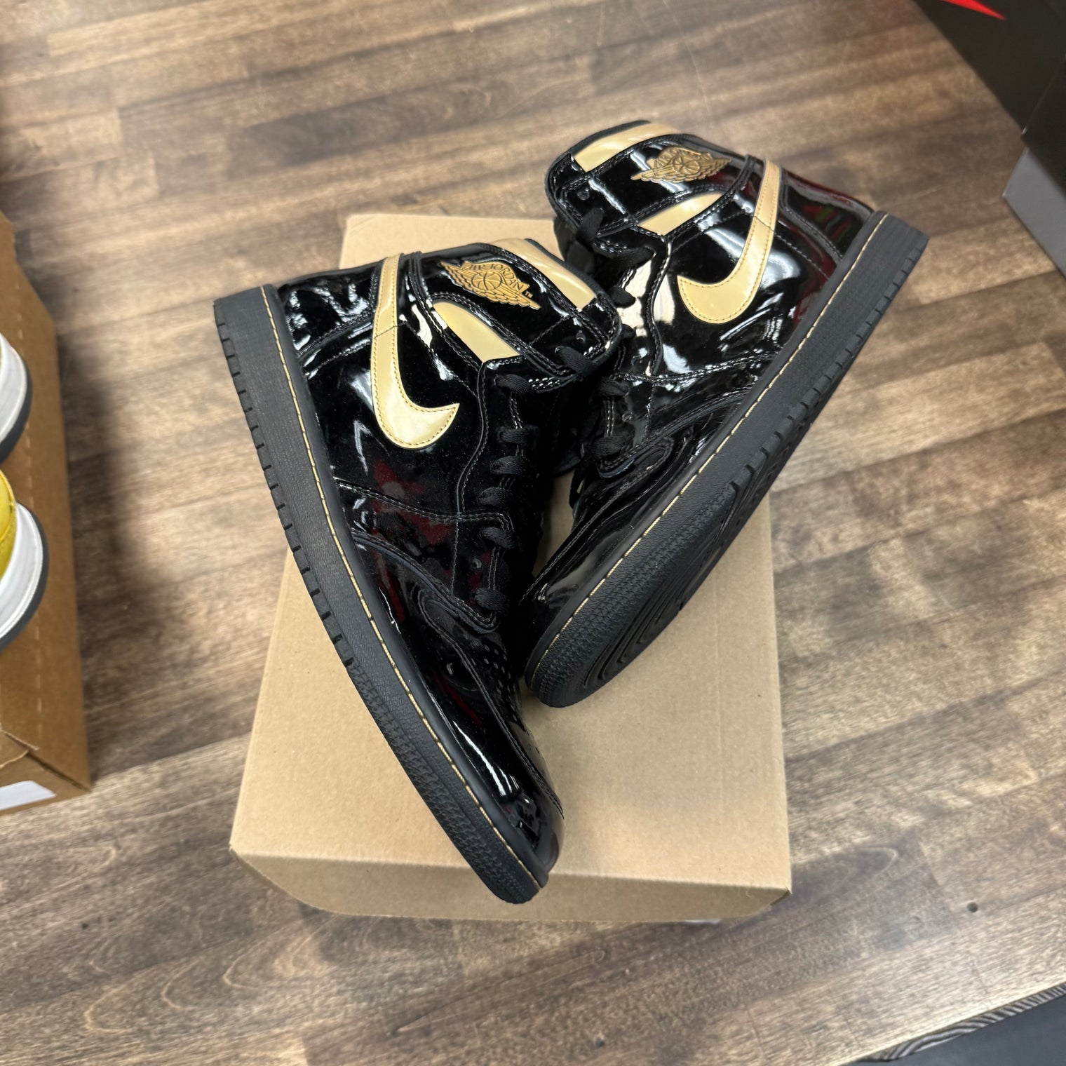 Black Metallic Jordan 1 High (2020) (USED, No Insoles, No Box)