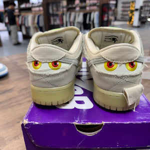 Nike Mummy Nike SB Dunk Low (USED) Size 9 (Pre-Owned) - Image 4