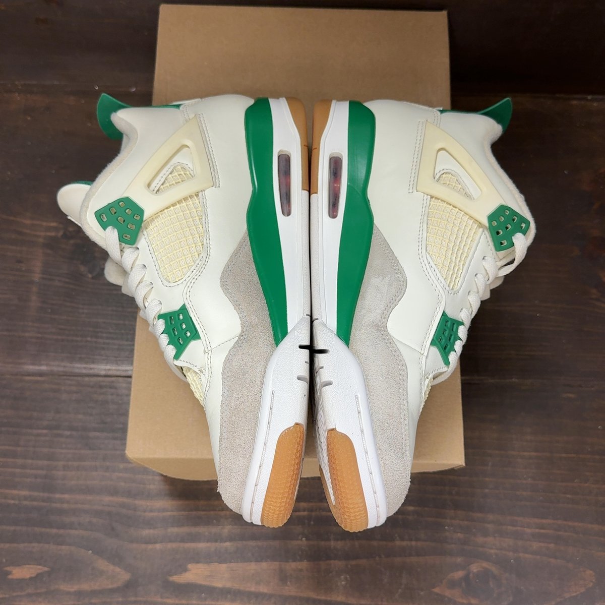 Jordan 4 Retro SB Pine Green Size 8.5 (Pre-Owned) - aux