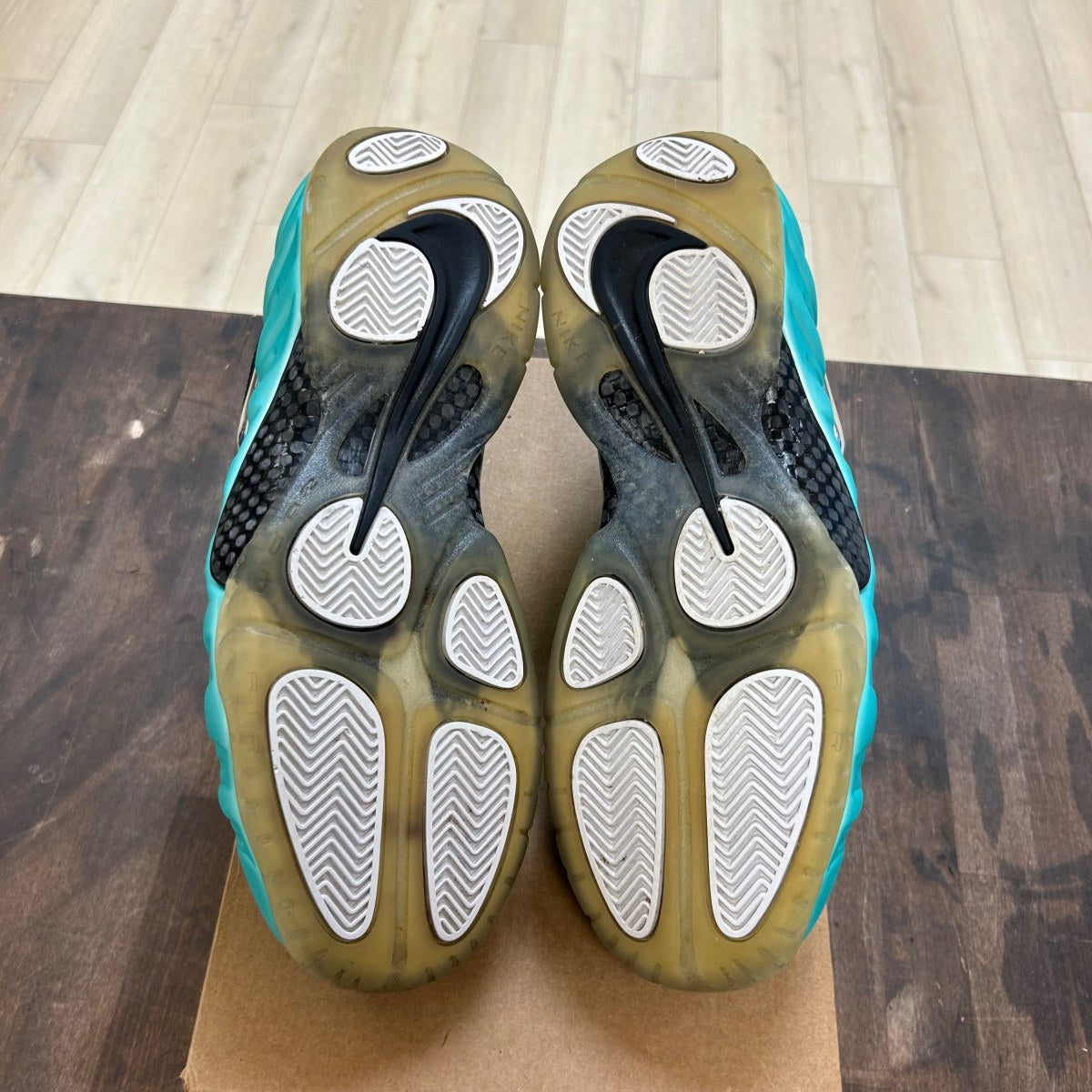 Air Nike Foamposite Pro Island Green Size 11.5 (Pre-Owned) - Image 5