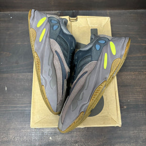 adidas Yeezy Boost 700 Mauve - Image 2