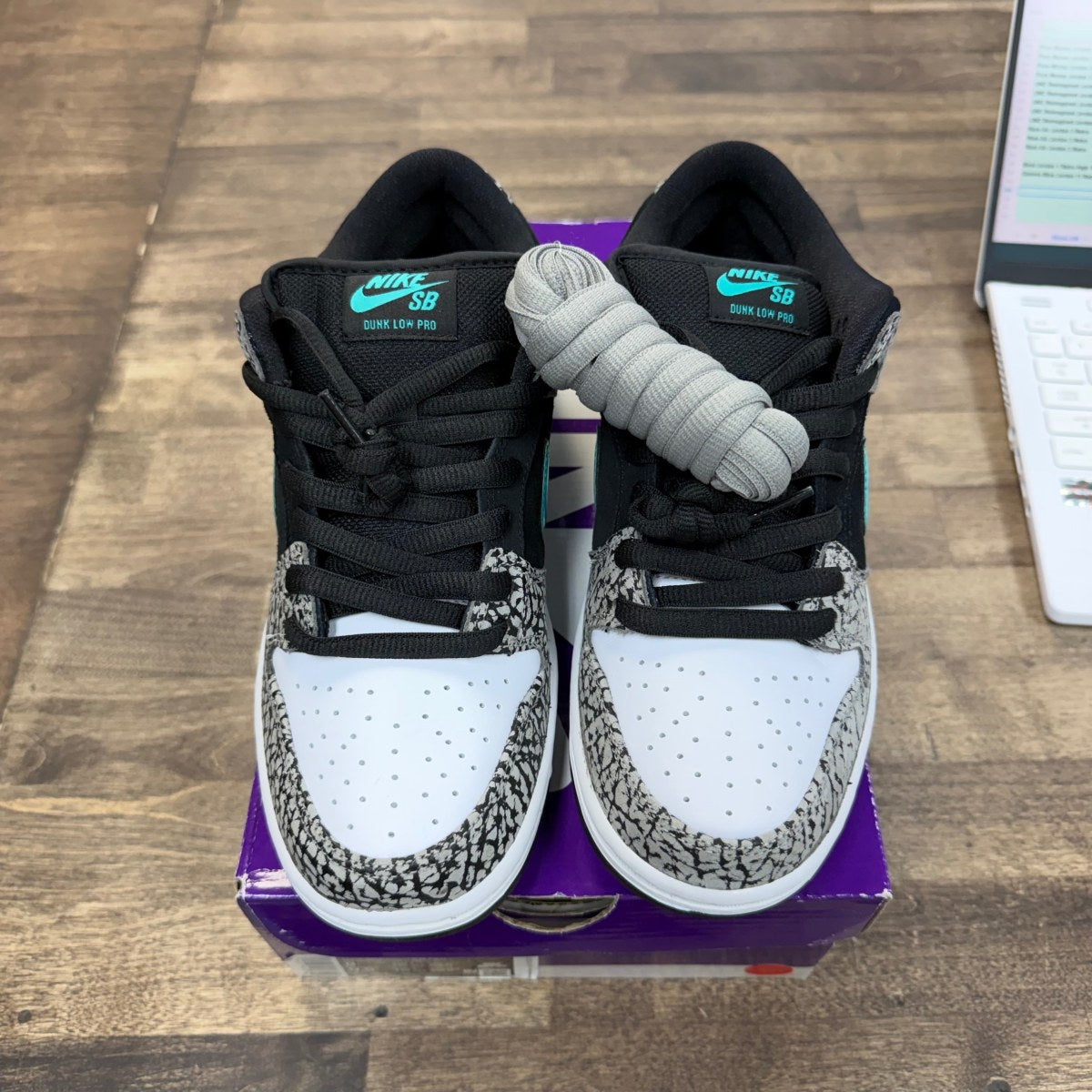 Nike SB Dunk Low atmos Elephant - Image 2