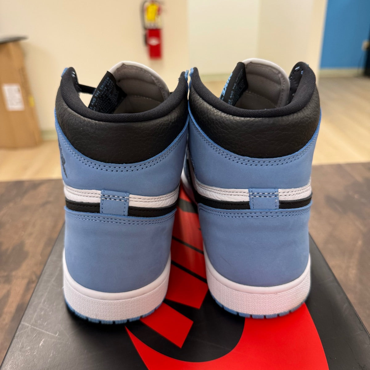 Jordan 1 Retro High OG University Blue - Image 3