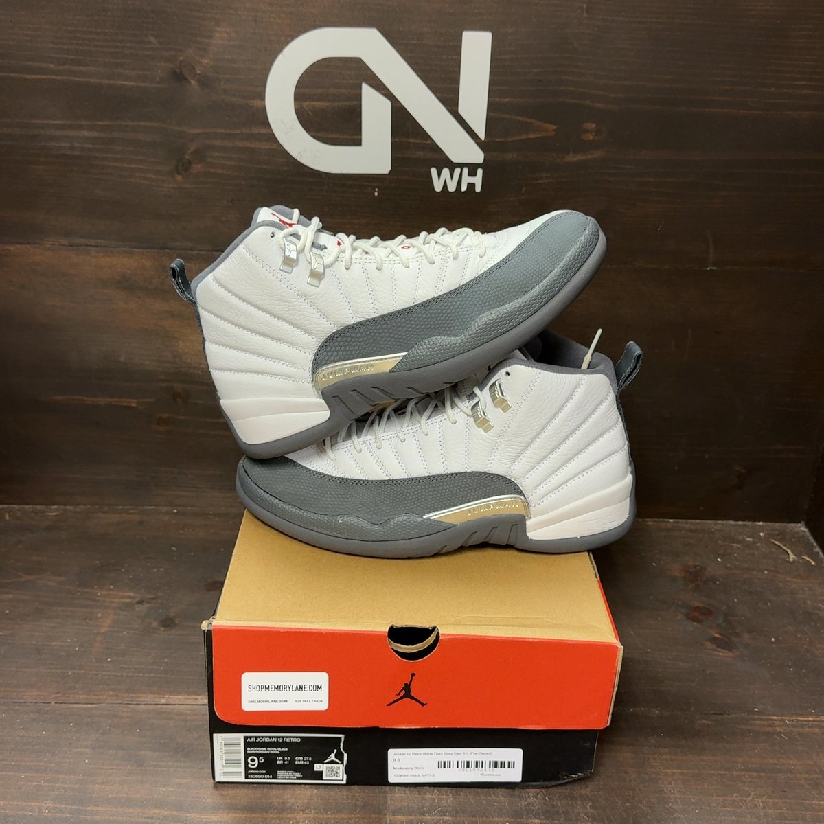 Jordan 12 Retro White Dark Grey Size 9.5 (Pre-Owned) - front