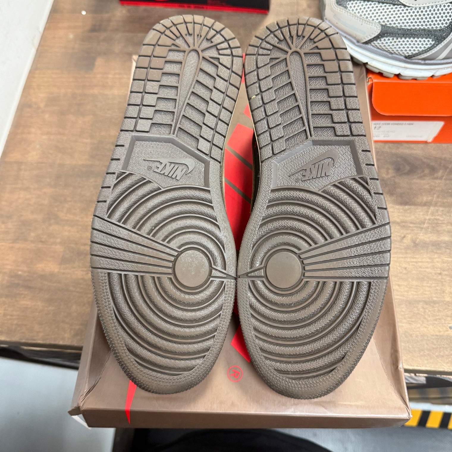 Mocha Travis Scott Jordan 1 Low OG SP (USED)