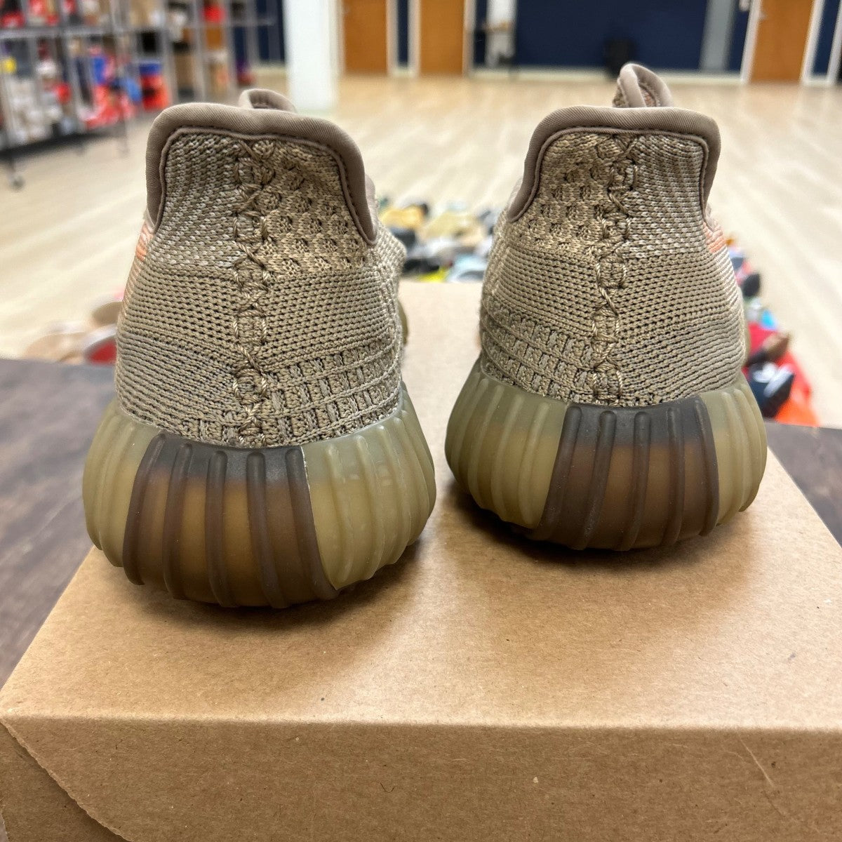 adidas Yeezy Boost 350 V2 Sand Taupe Size 9 (Pre-Owned) - Image 4