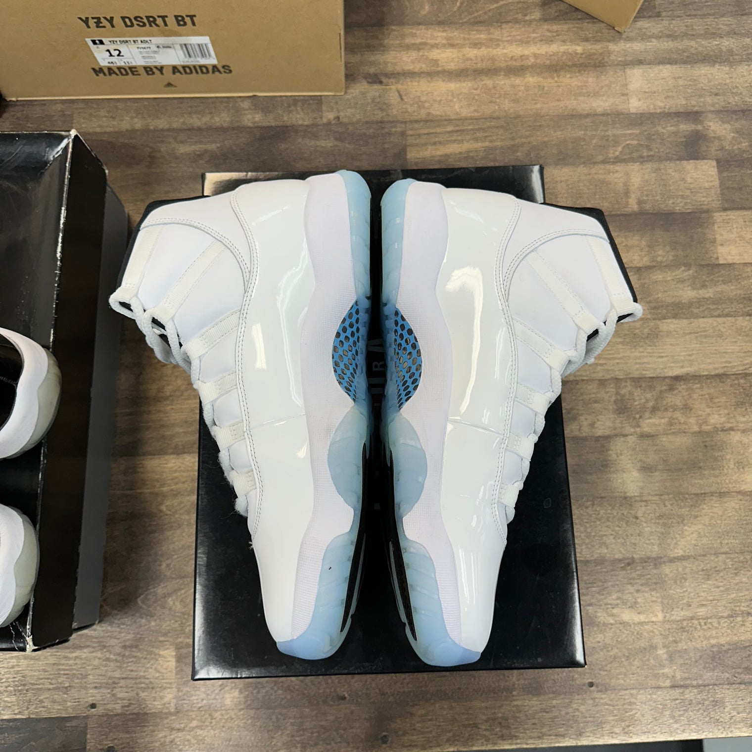 Jordan 11 Retro Legend Blue (2024) (US 11) (USED)