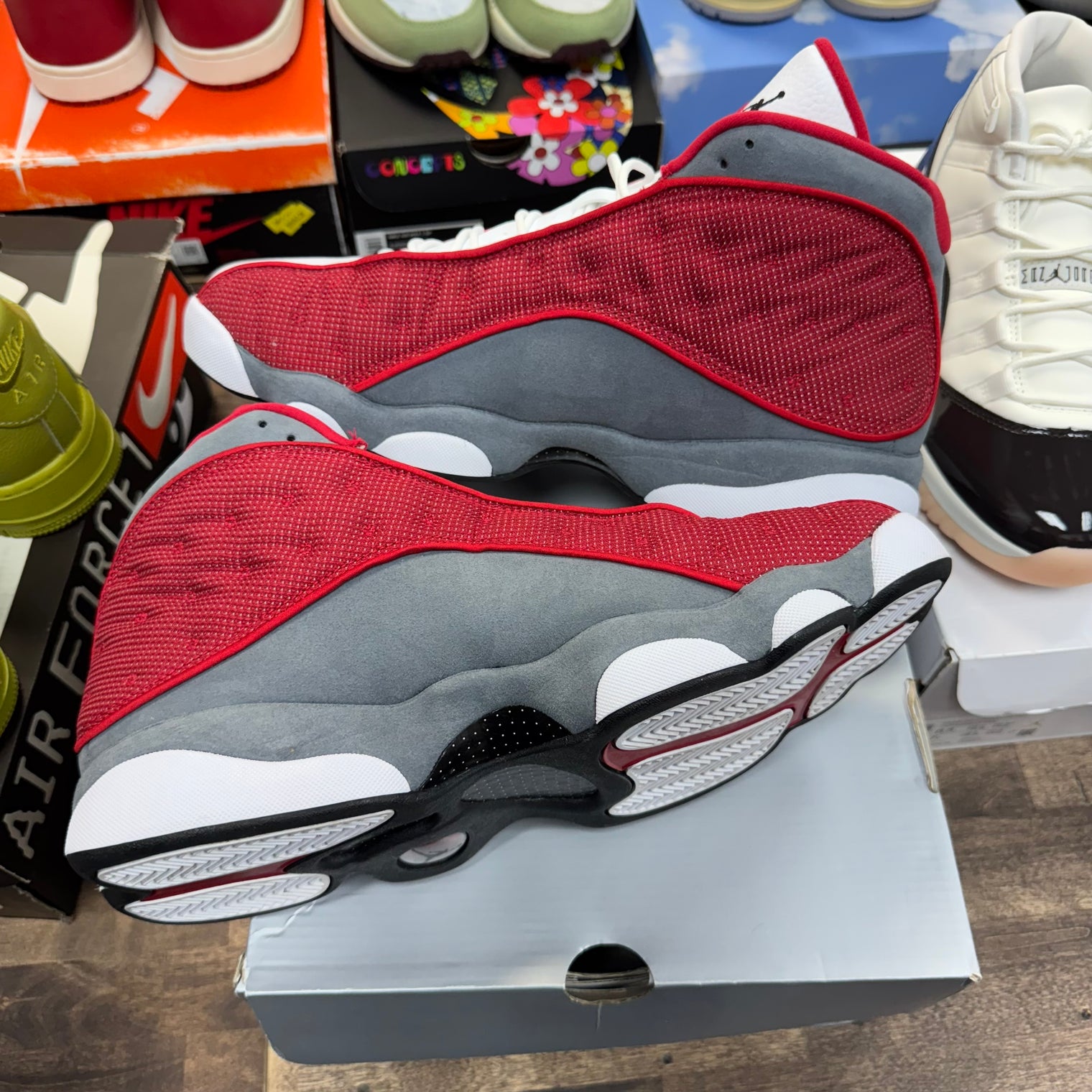 Red Flint Jordan 13 (USED)